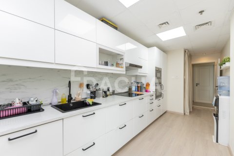 2 bedrooms Apartment in Dubai Sports City, UAE No. 161287 17
