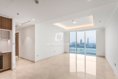 Квартира с 2 спальнями в EMAAR Beachfront, ОАЭ №127977 12