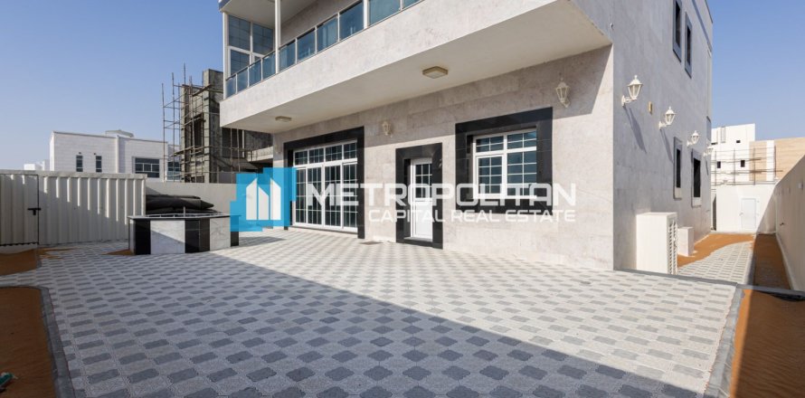 Вилла с 5 спальнями в Al Shamkha, ОАЭ №135542
