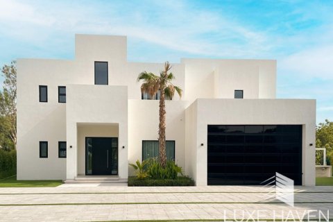 Villa de 4 dormitorios en Jumeirah Islands, UAE No. 9141