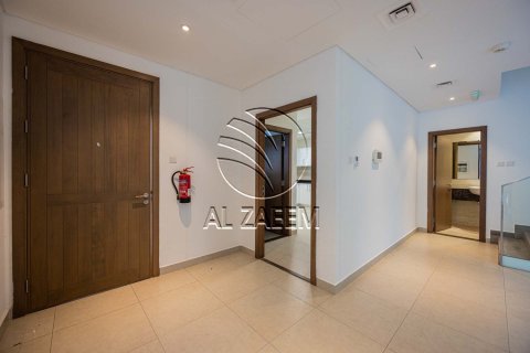 Villa de 5 chambres à Abu Dhabi, UAE No. 167984 5