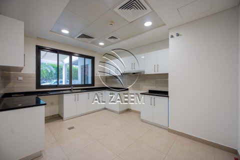 Villa de 5 chambres à Abu Dhabi, UAE No. 167984 3