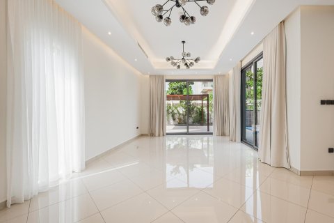 Villa de 4 dormitorios en Muwaileh Commercial, UAE No. 215281 6