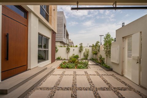 Villa de 4 dormitorios en Muwaileh Commercial, UAE No. 215281 5