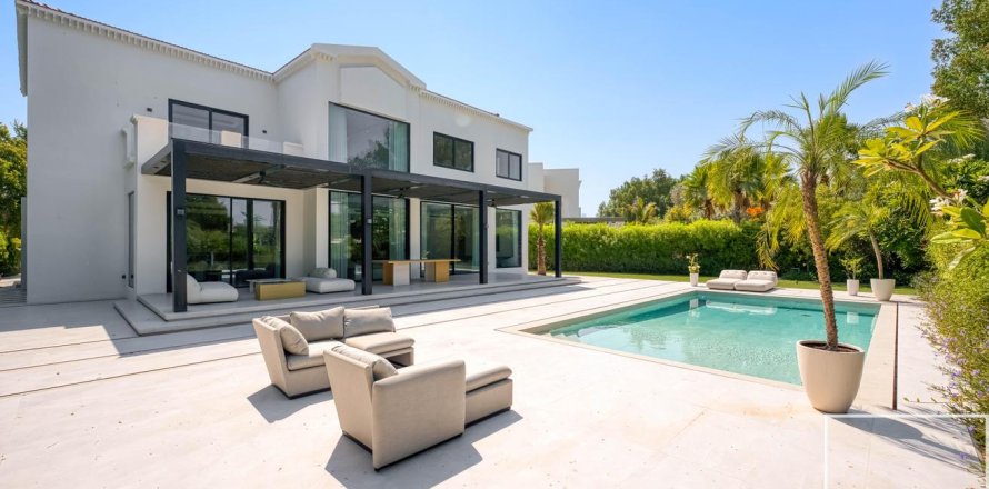 Villa de 5 dormitorios en Jumeirah Islands, UAE No. 201093