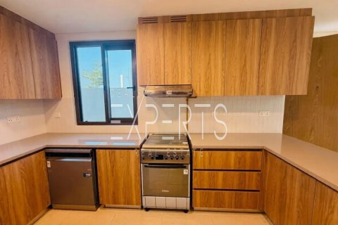 Townhouse de 3 dormitorios en Khalifa City, UAE No. 224246 4