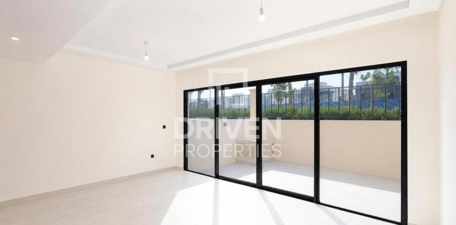 Townhouse de 4 dormitorios en Damac Lagoons, UAE No. 221414