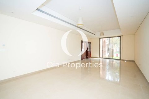 Villa de 5 dormitorios en Abu Dhabi, UAE No. 115039 10