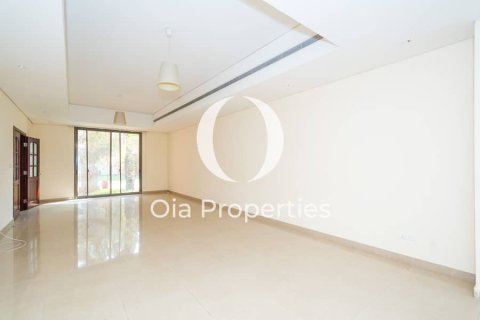 Villa de 5 dormitorios en Abu Dhabi, UAE No. 115039 11