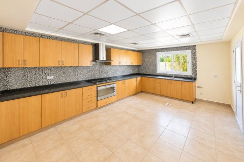 Villa de 4 dormitorios en Meadows, UAE No. 215274 9