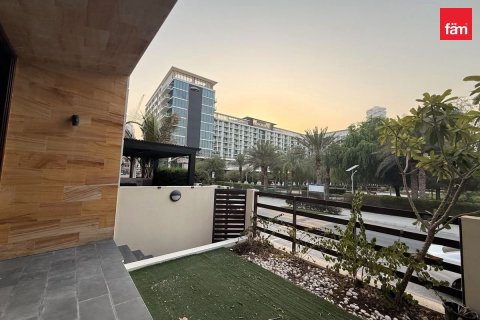 4 bedrooms Townhouse in Dubai, UAE No. 168225