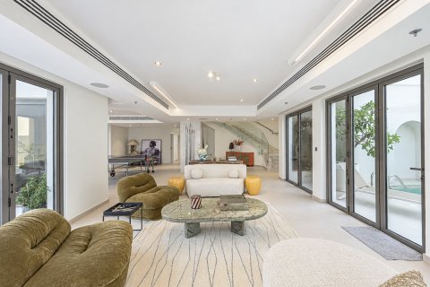 4 bedrooms Penthouse in Shams 1, UAE No. 221605 7