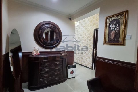2 bedrooms Apartment in Al Majaz, UAE No. 35129 11