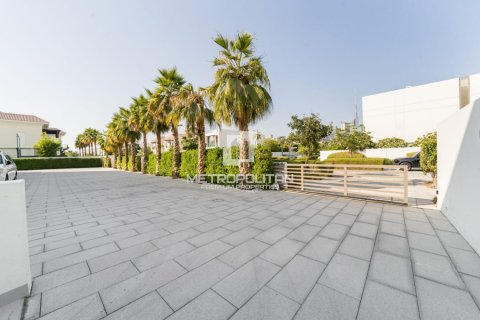 Вилла с 8 спальнями в District One, ОАЭ №78823 27