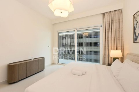 Apartment de 2 dormitorios en EMAAR Beachfront, UAE No. 223222 11