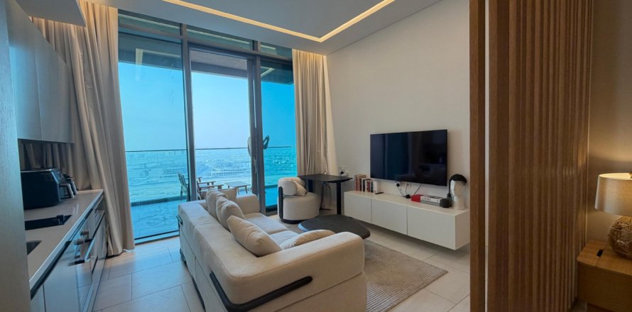 Studio Apartment in Business Bay, UAE No. 183231