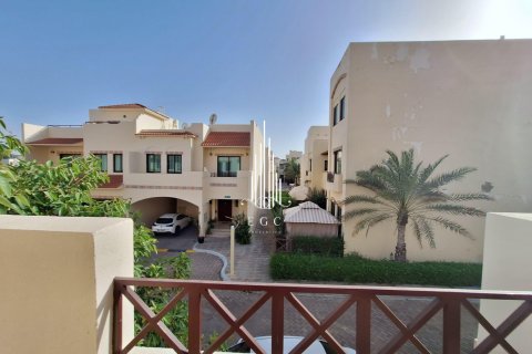 4 غرف نوم فيلا في Al Khalidiya, الإمارات العربية المتحدة رقم 24789