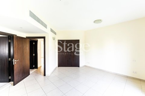 2 bedrooms Apartment in Dubai Land, UAE No. 124871 7
