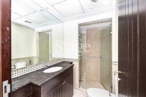 2 bedrooms Apartment in Dubai Land, UAE No. 124871 17