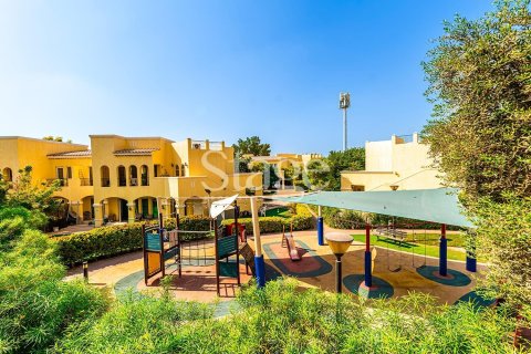 2 bedrooms Apartment in Dubai Land, UAE No. 124871 21