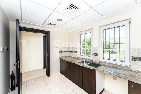 2 bedrooms Apartment in Dubai Land, UAE No. 124871 14