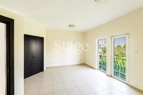 2 bedrooms Apartment in Dubai Land, UAE No. 124871 6