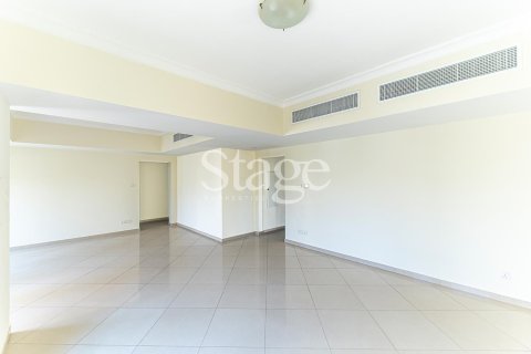 2 bedrooms Apartment in Dubai Land, UAE No. 124871 13