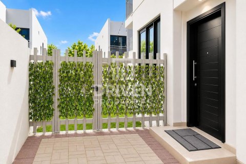 3 bedrooms Townhouse in Dubai, UAE No. 212432 5