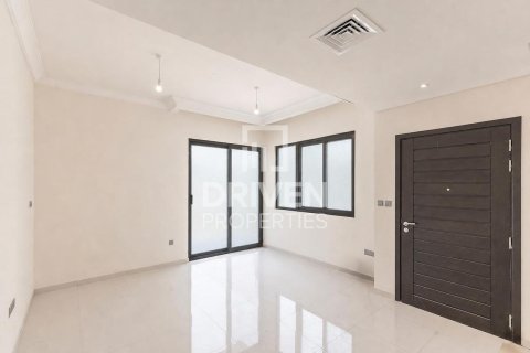 3 bedrooms Townhouse in Dubai, UAE No. 212432 8