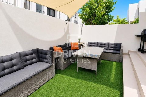 3 bedrooms Townhouse in Dubai, UAE No. 212432 6