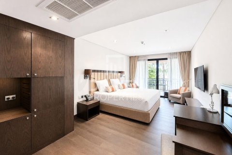 Studio Apartment in The Crescent, UAE No. 221173 6