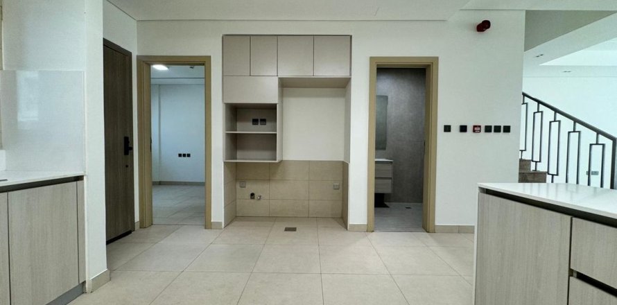 3 bedrooms Townhouse in Dubai, UAE No. 219027