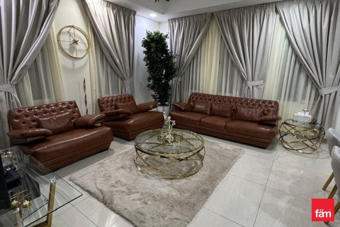 5 bedrooms Villa in Dubai, UAE No. 216406 3
