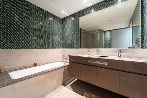 3 bedrooms Apartment in Downtown Dubai (Downtown Burj Dubai), UAE No. 220318 12
