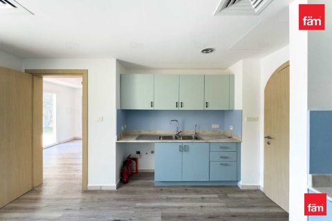 3 bedrooms Villa in Dubai, UAE No. 134202 5