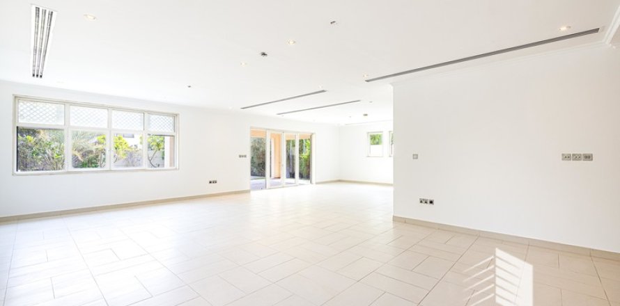 Villa de 4 dormitorios en Regional, UAE No. 14019
