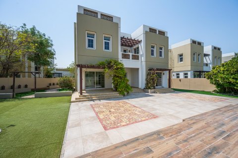 3 bedrooms Villa in Mudon, UAE No. 213067 24