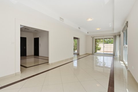 3 bedrooms Villa in Mudon, UAE No. 213067 5