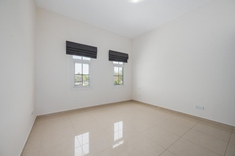 3 bedrooms Villa in Mudon, UAE No. 213067 12