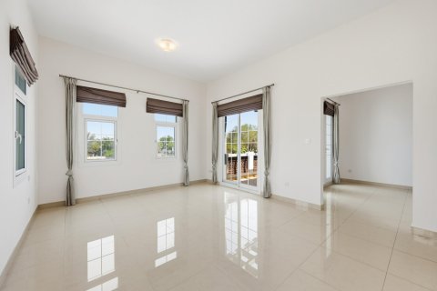 3 bedrooms Villa in Mudon, UAE No. 213067 19