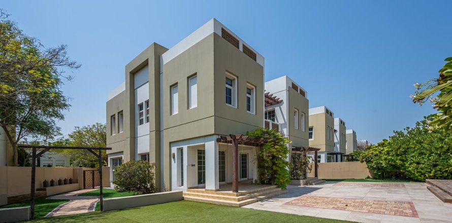 3 bedrooms Villa in Mudon, UAE No. 213067