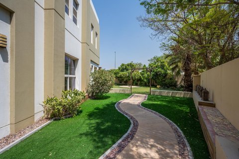 3 bedrooms Villa in Mudon, UAE No. 213067 25