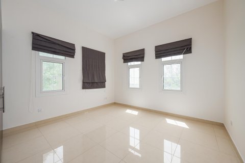 3 bedrooms Villa in Mudon, UAE No. 213067 15