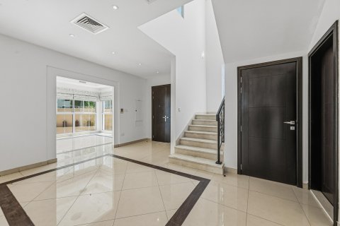 3 bedrooms Villa in Mudon, UAE No. 213067 6