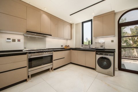 Villa de 6 dormitorios en The Villa, UAE No. 218748 9