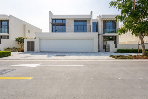 Villa de 5 dormitorios en District One, UAE No. 196601