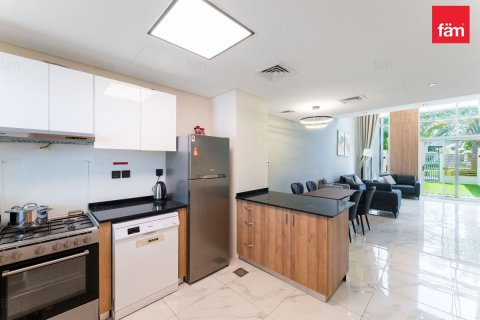 2 bedrooms Townhouse in Dubai, UAE No. 213193 7
