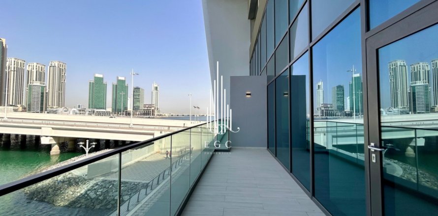 4 bedrooms Townhouse in Tourist Club Area, UAE No. 24520