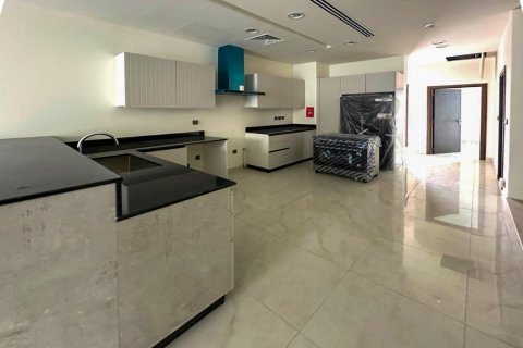 4 bedrooms Villa in Dubai, UAE No. 185079 12
