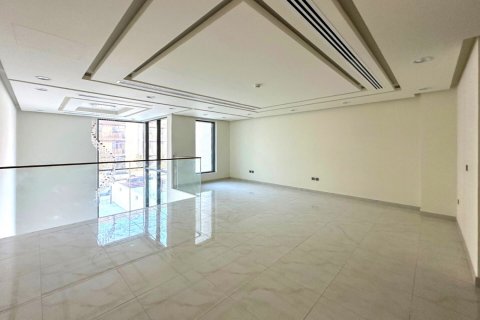 4 bedrooms Villa in Dubai, UAE No. 185079 4